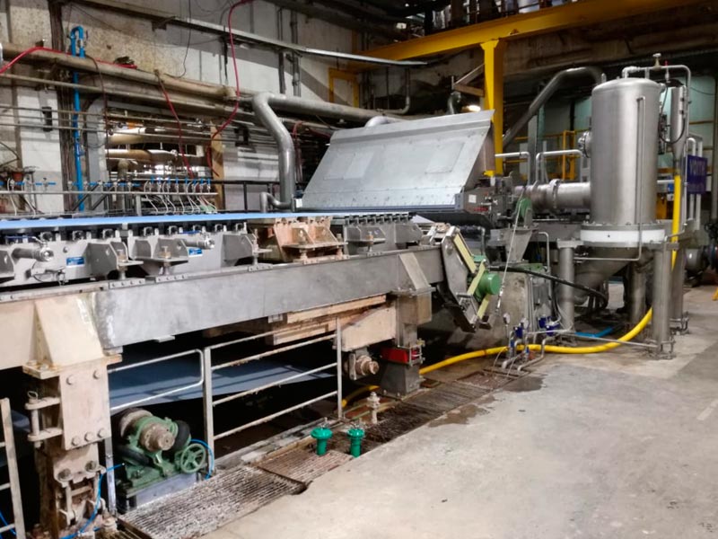 Reforma mesa de fabricación y montaje de nueva caja de alimentación